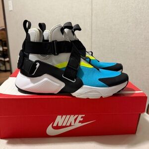 Nike huarache city
